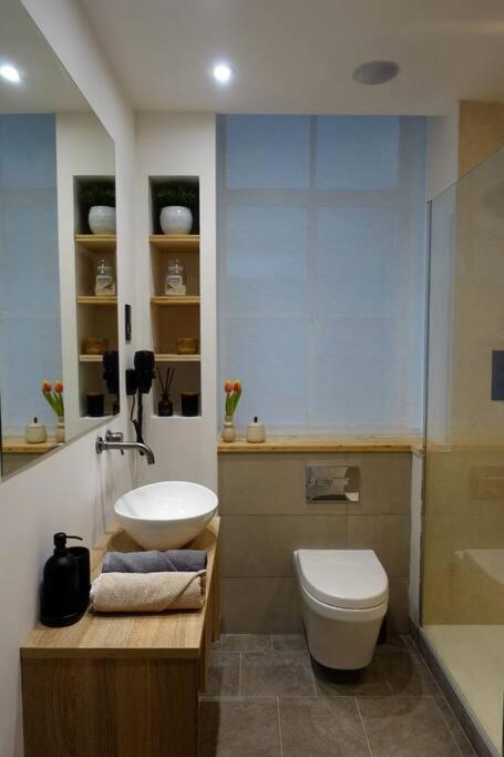 Stylish City-Centre Apartment With Balcony Liverpool Dış mekan fotoğraf
