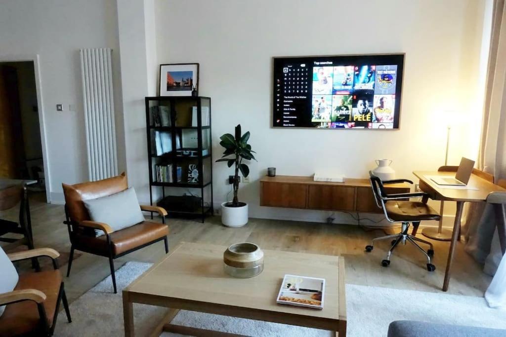 Stylish City-Centre Apartment With Balcony Liverpool Dış mekan fotoğraf